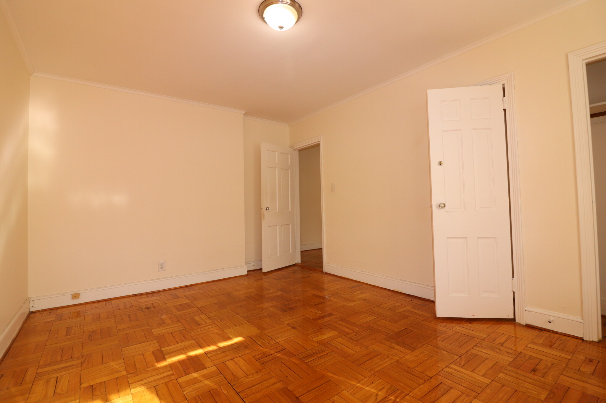 312 Washington St, Wellesley