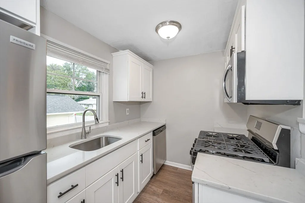 79 Fairfield St, Lowell