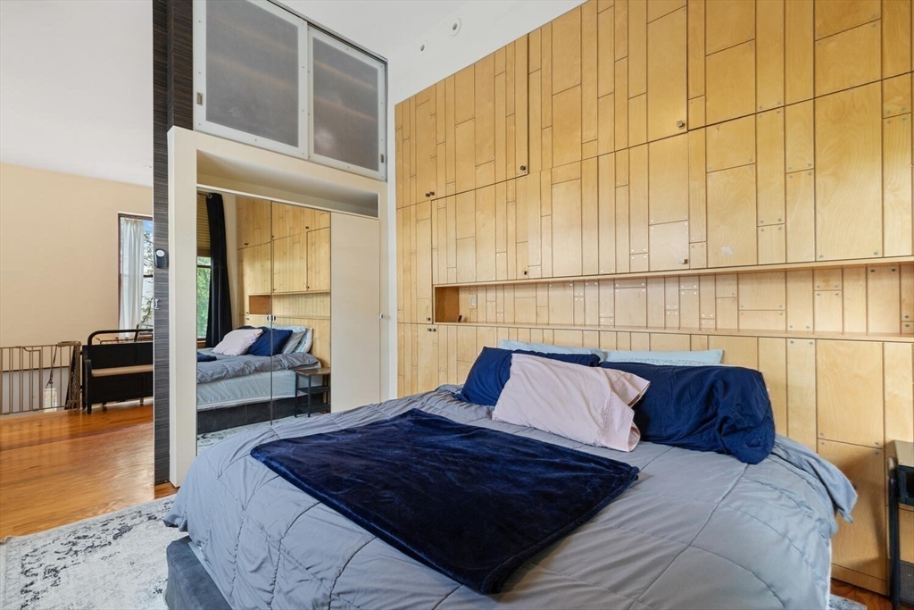 87 Brookside Ave, Jamaica Plain