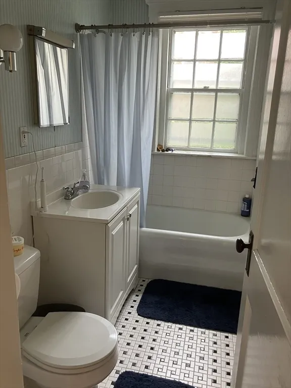 43 Linnaean St, Neighborhood Nine