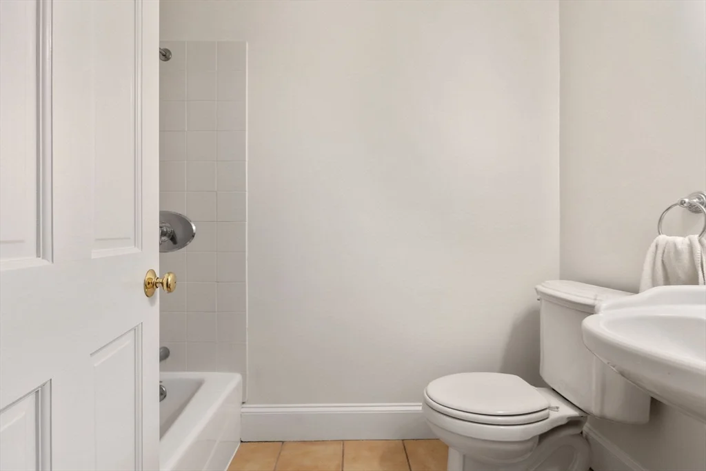 114 Trowbridge, Mid Cambridge