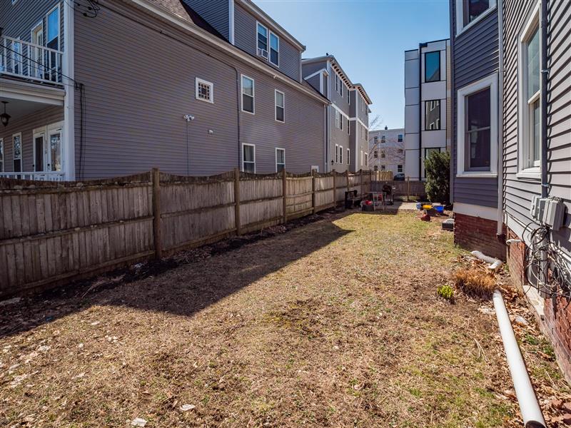 318 Beacon St, Ward Two