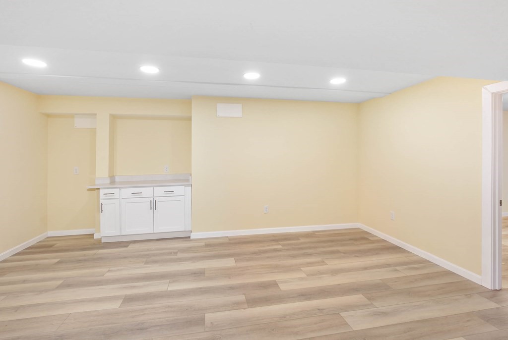 18 Kondazian St, Watertown