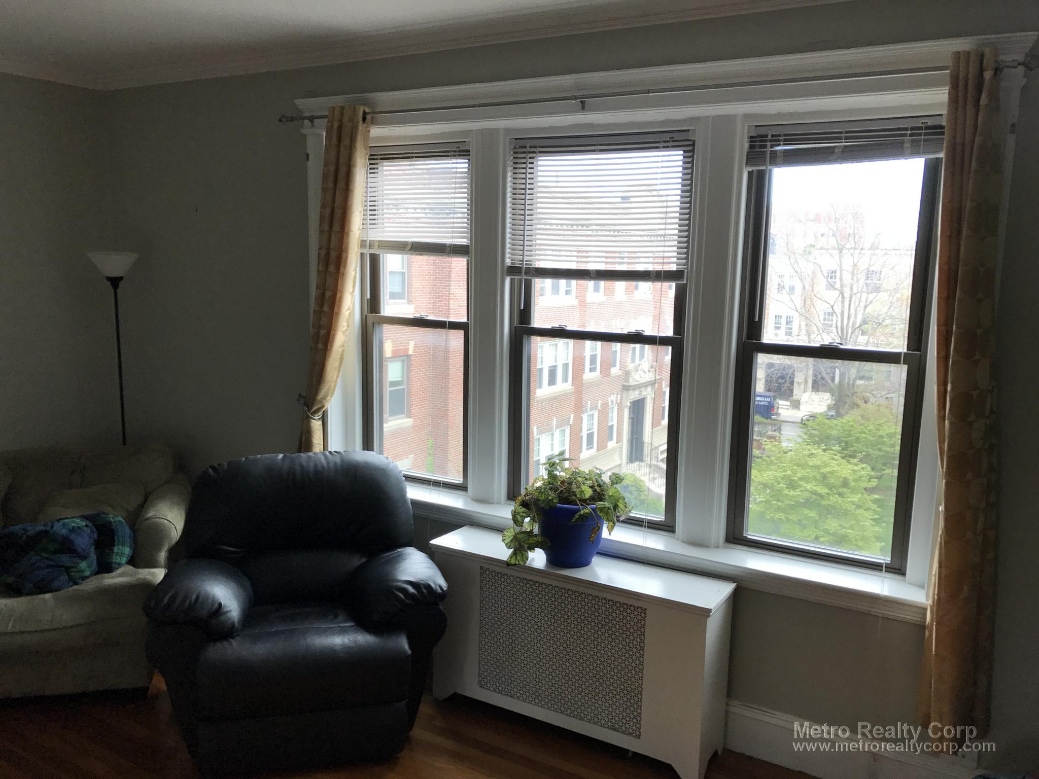 12 Greenway Ct, Coolidge Corner