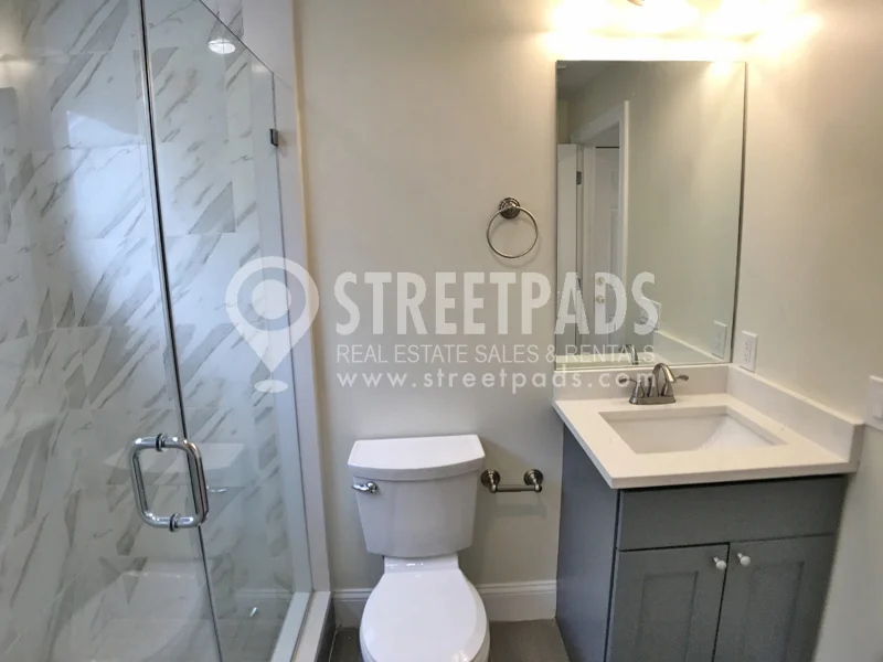 327 Highland Ave, Powder House Square