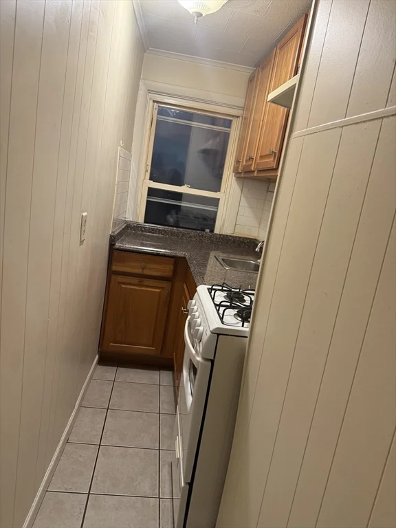 31 Sidney St, New Bedford