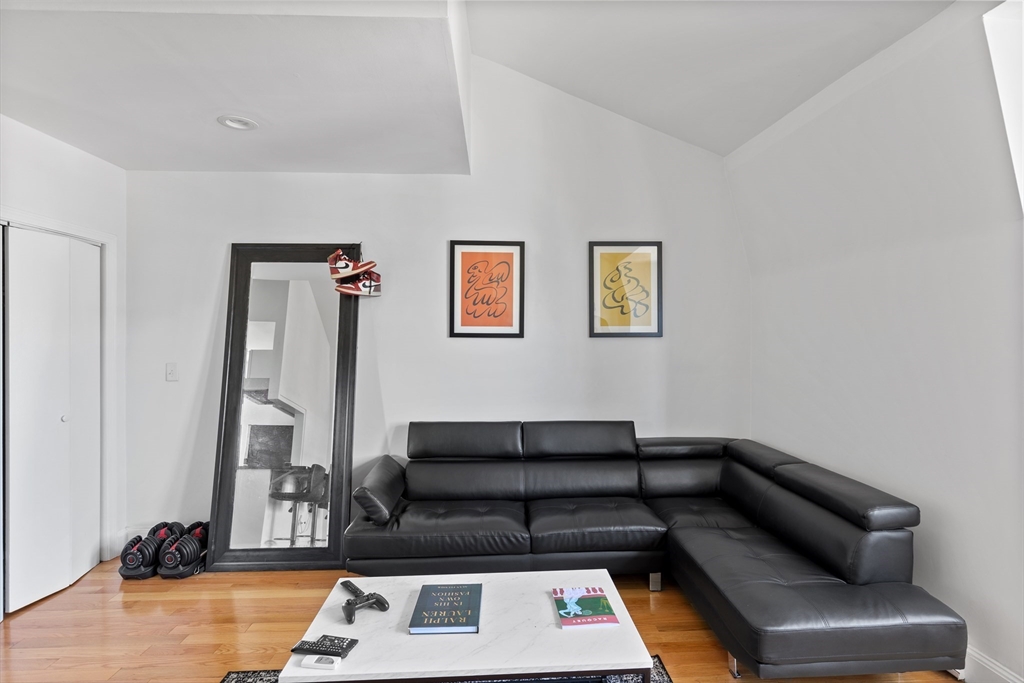 208 Washington, Chelsea