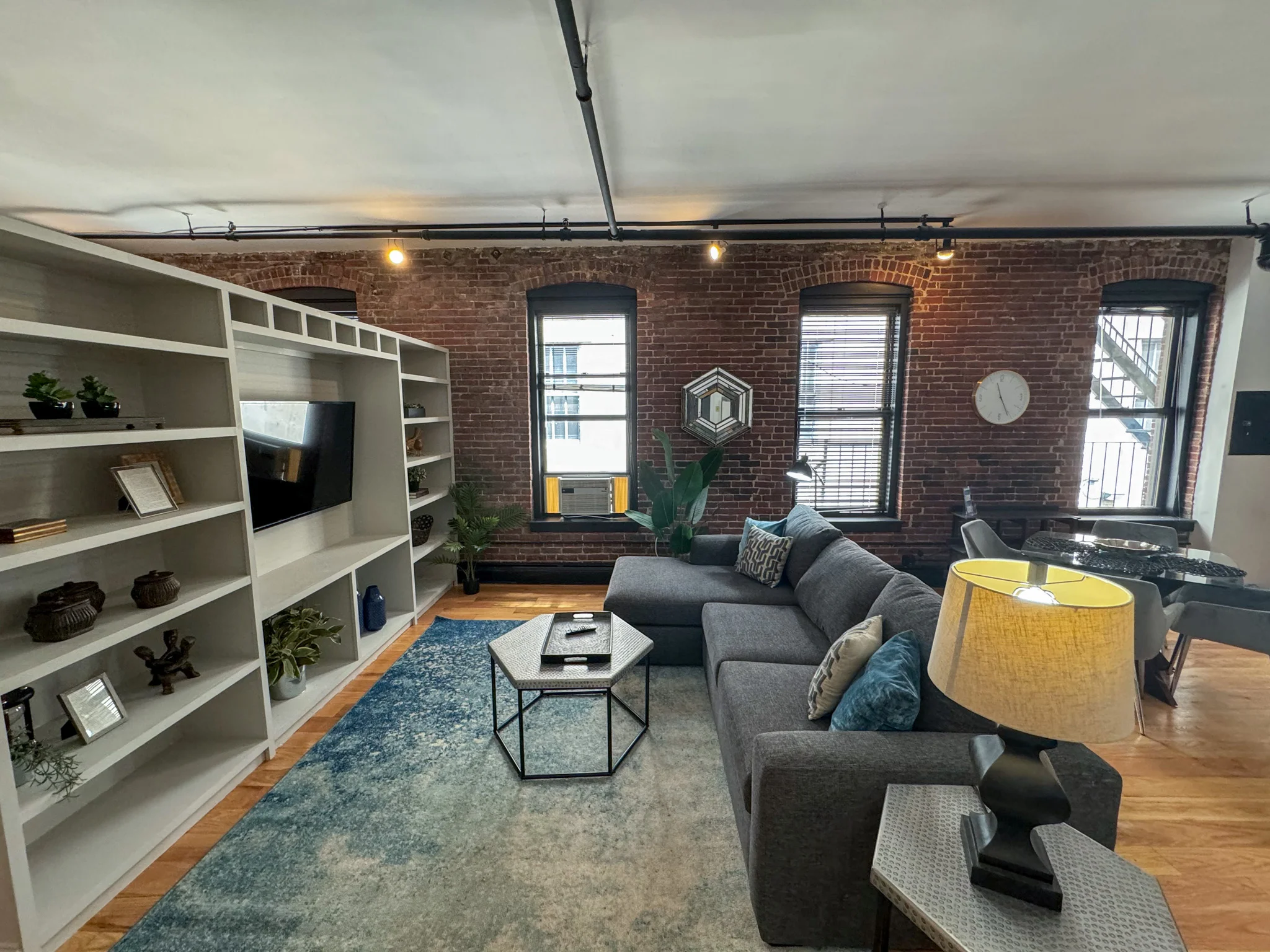 19 Stanhope St, Back Bay