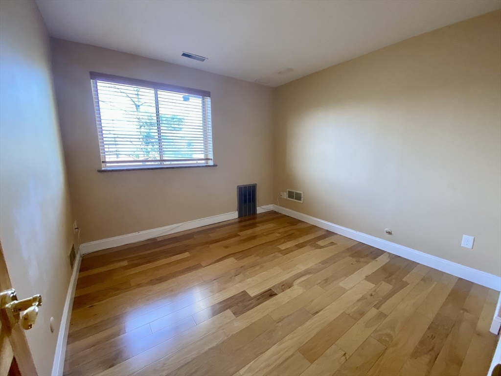 20 Stearns Rd, Coolidge Corner