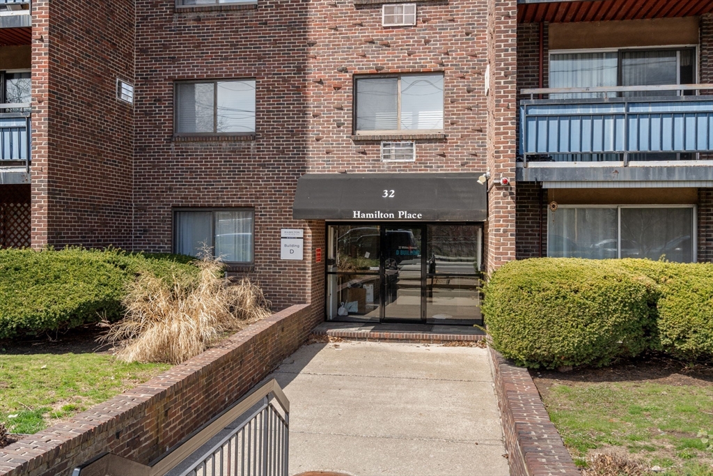 32 Whites Ave, Watertown