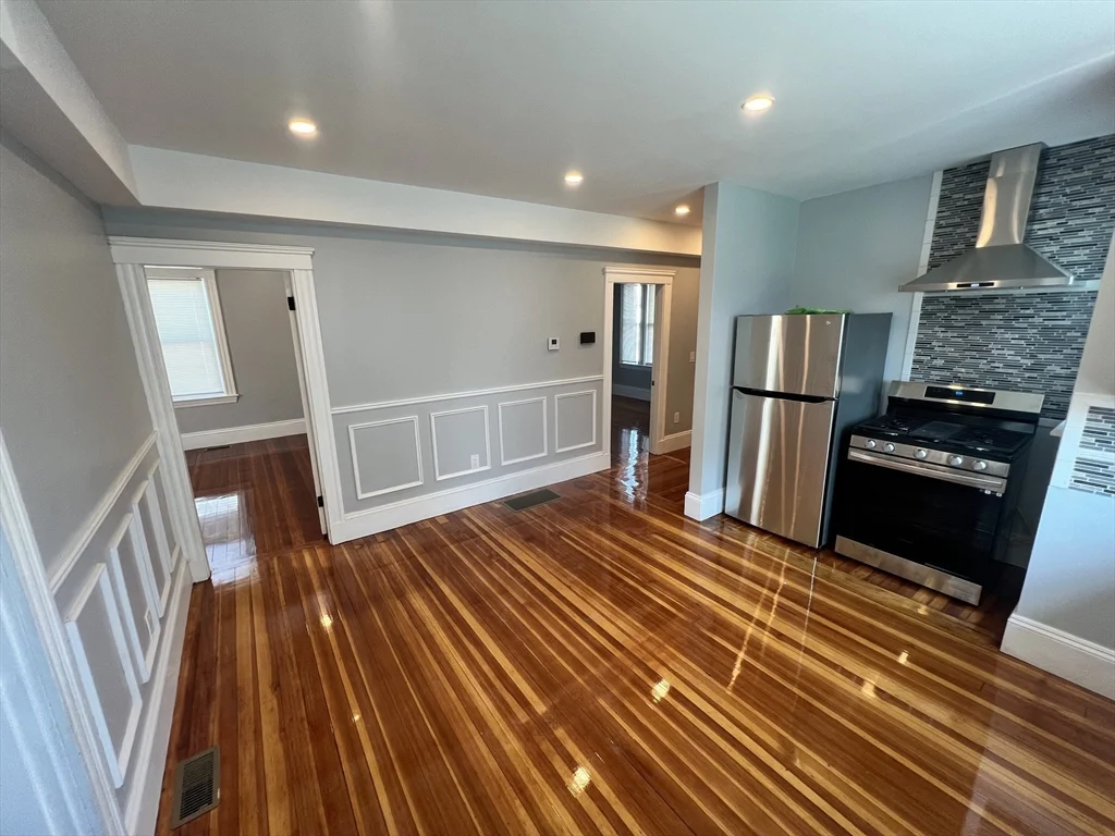 28 Albertina, Quincy