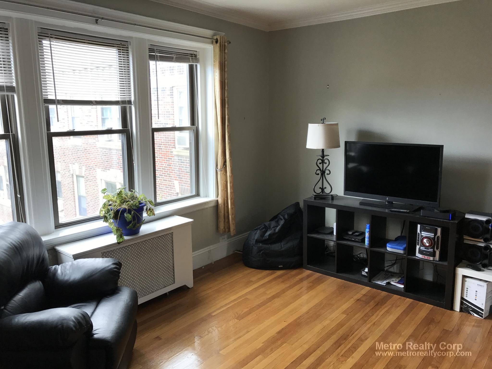 12 Greenway Ct, Coolidge Corner