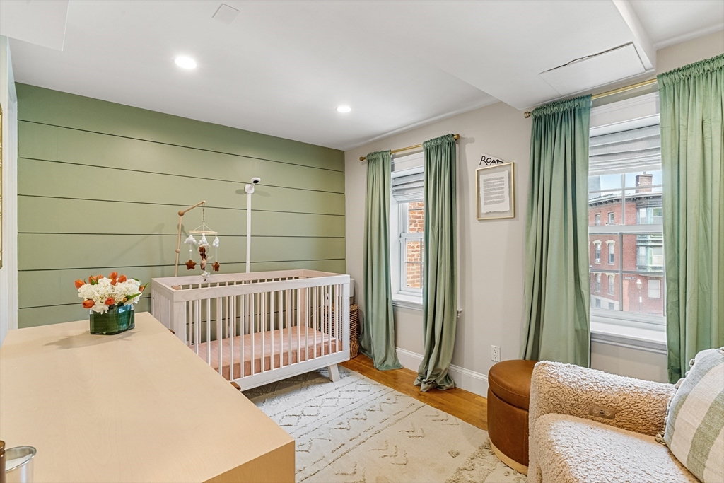 121 Main St, Charlestown