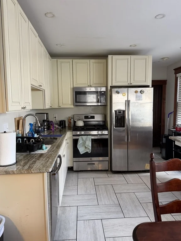 68 Thomas Park, South Boston