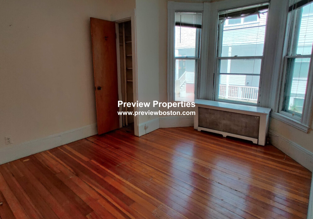 381 Harvard St, Mid Cambridge
