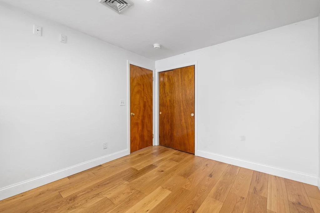 330 Cambridge St, Winchester