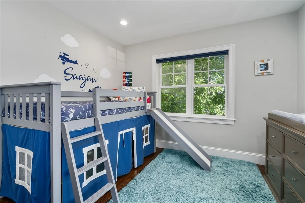 119 Charlesbank Rd, Newton Corner