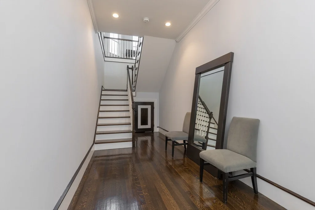 27 Howland St, Roxbury