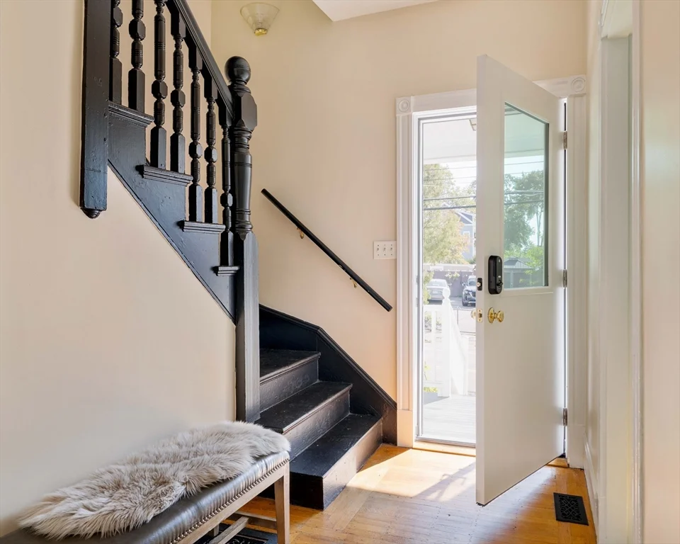 87 College Ave, Medford