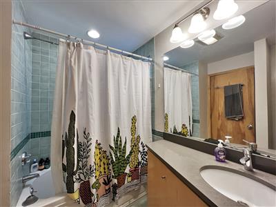 136 Columbia St, The Port