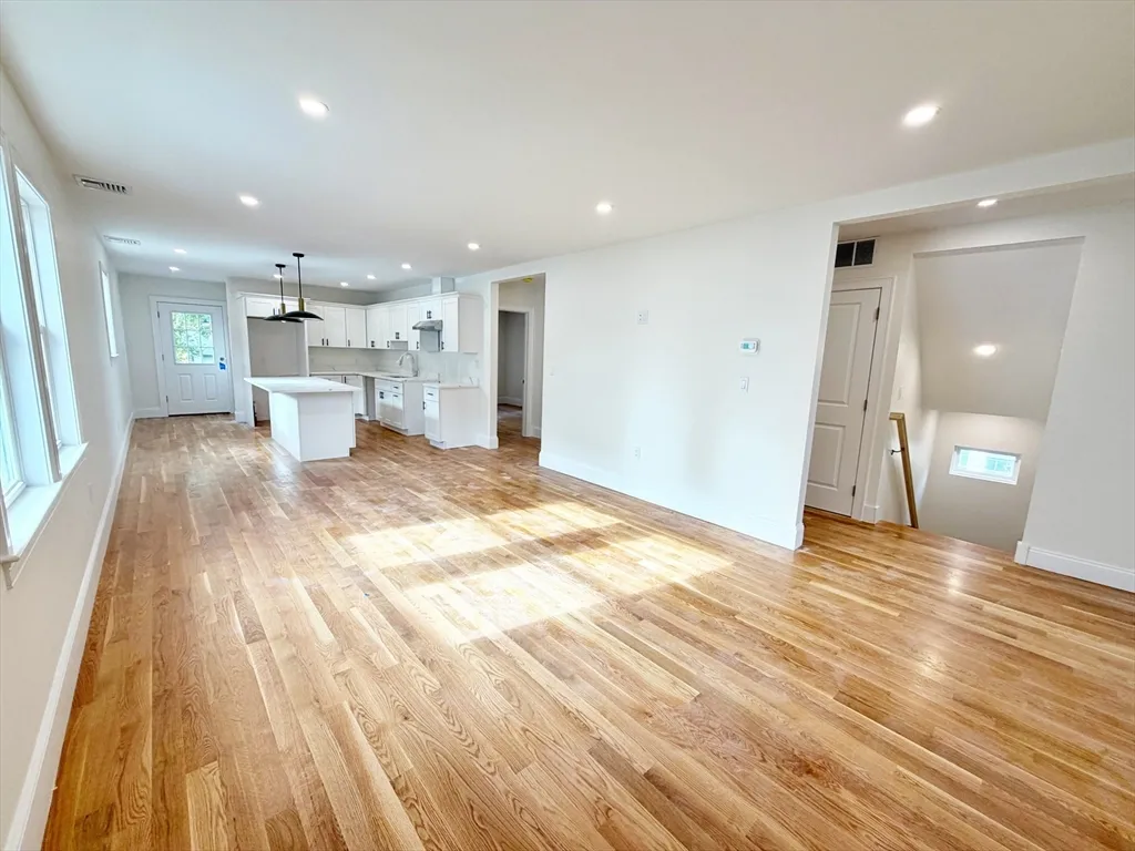 28 Pitcher Ave, West Medford