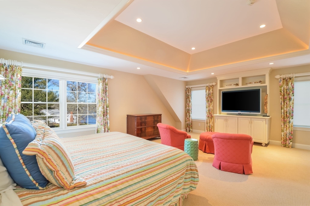 1 Puddingstone Ln, Acoaxet