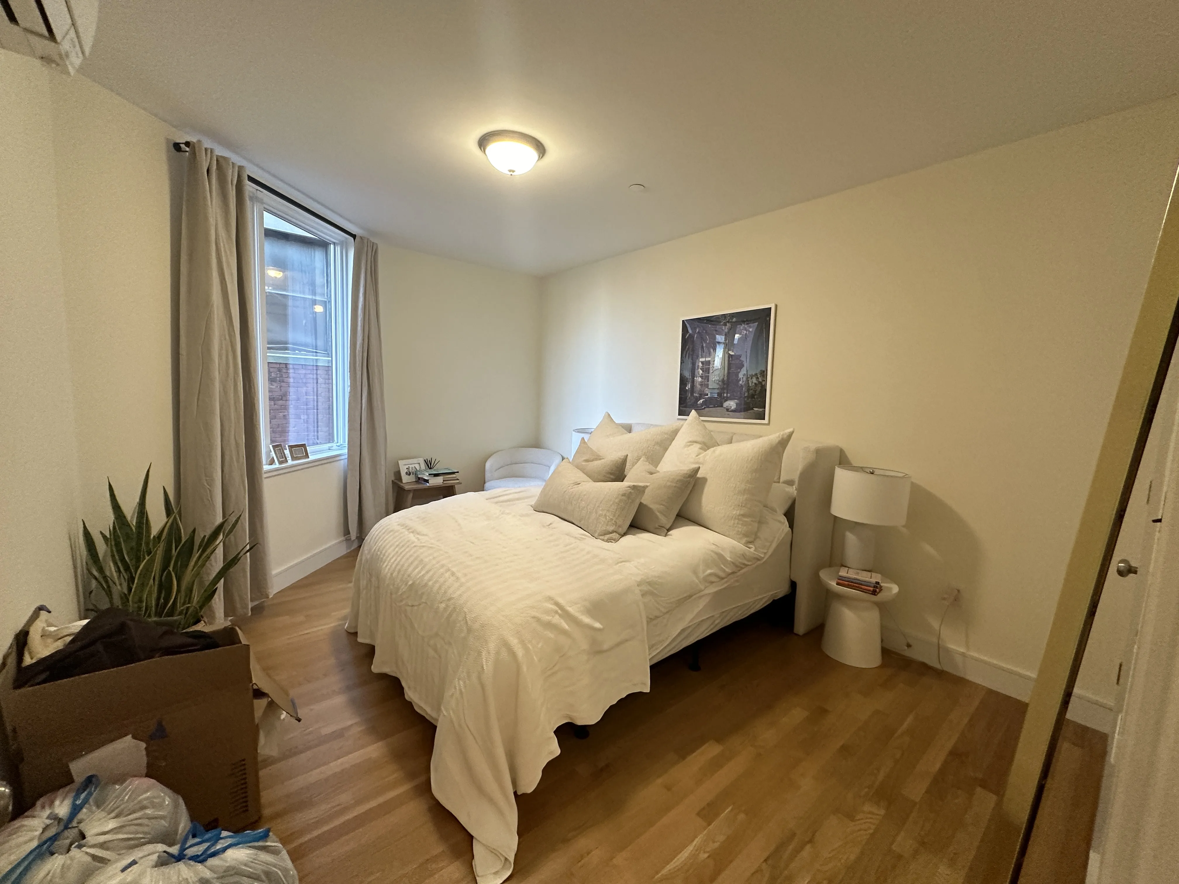 877 Beacon St, Fenway