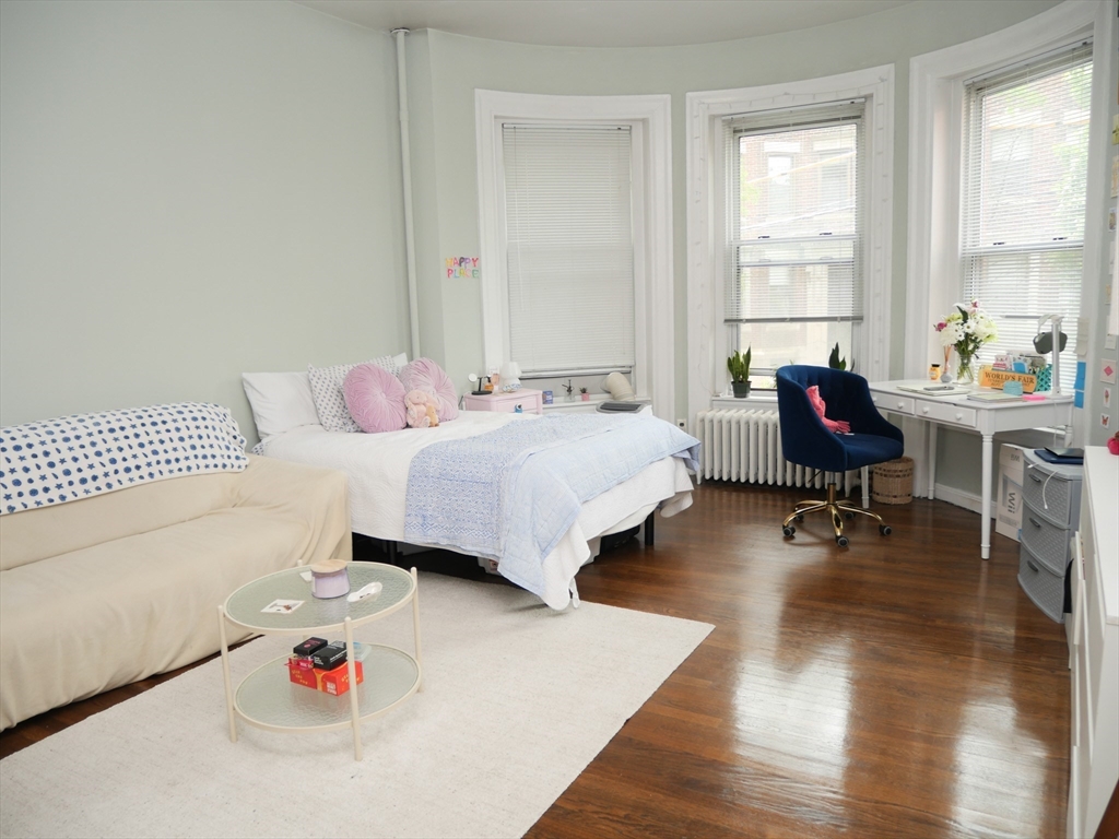 45 Carlton, Longwood