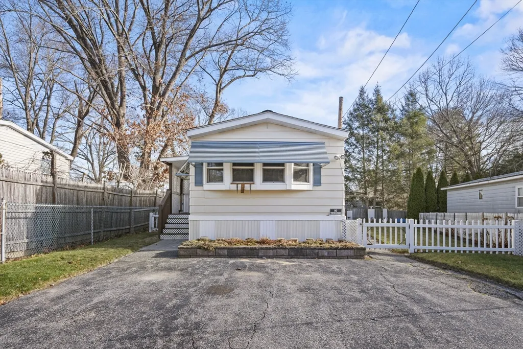 17 Irene Ave, Webster