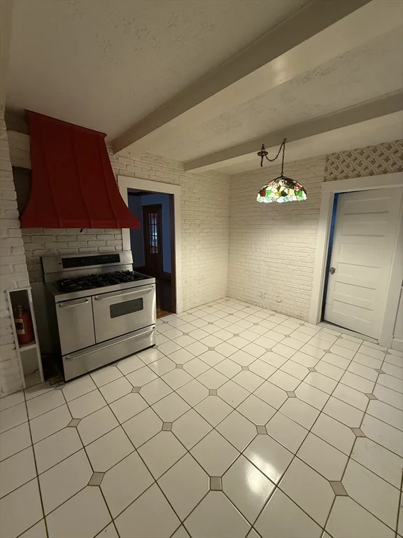 30 Mountain Ave, Fitchburg