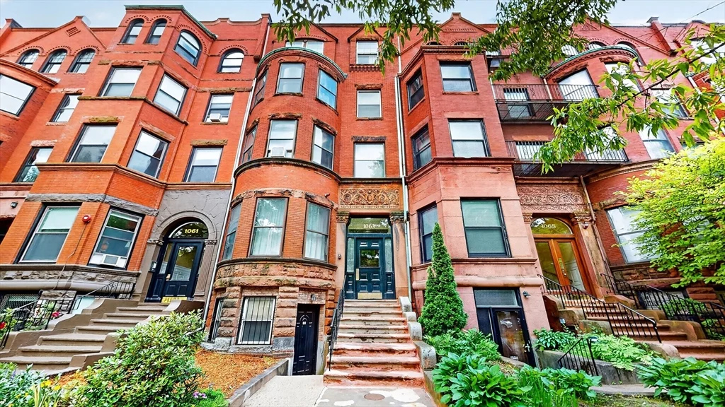 1063 Beacon St, Coolidge Corner