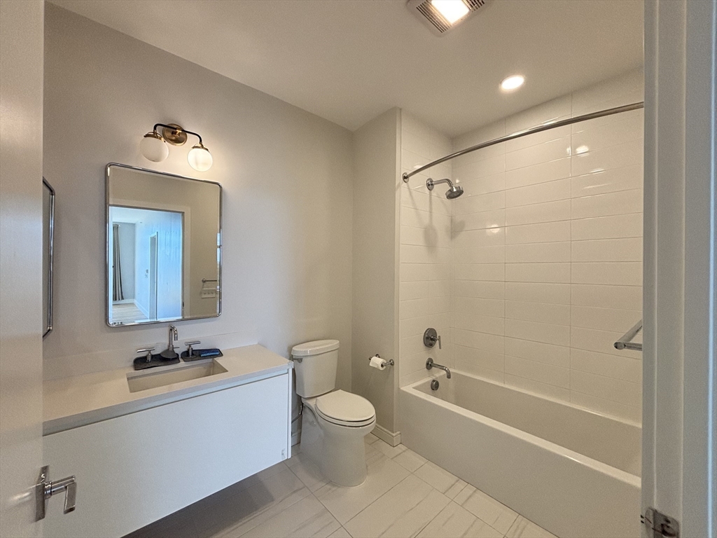 191 Washington St, Brighton