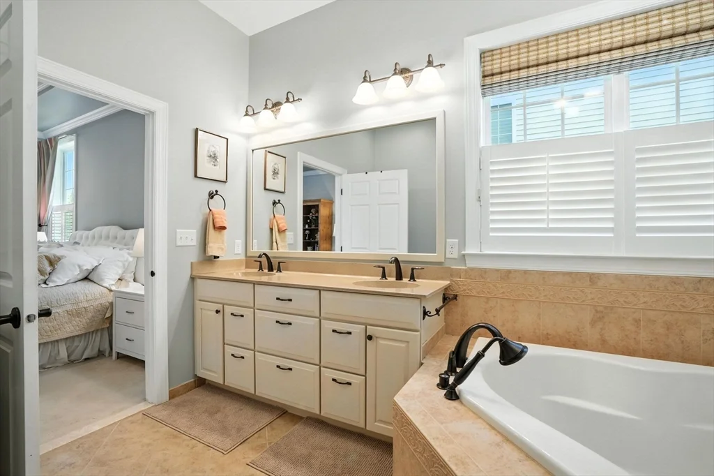 8 Skipping Stone, Plymouth