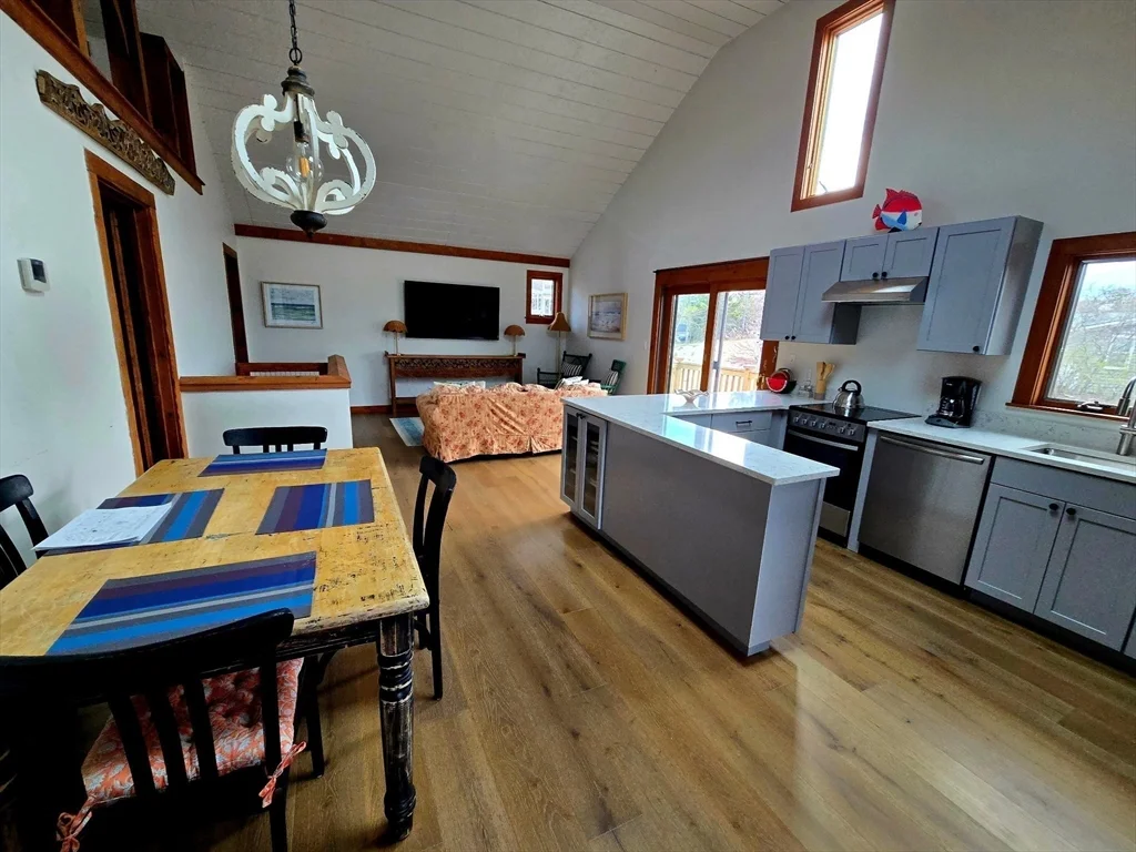 11 Sunset Dr, Plum Island