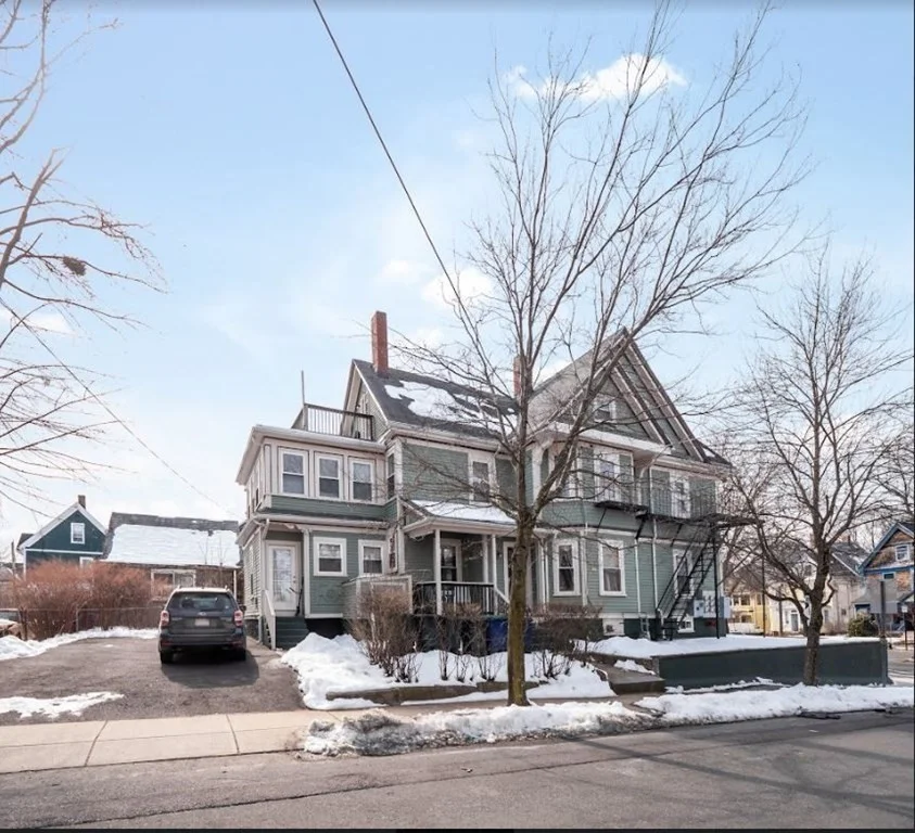 97 College Ave, Powder House Square