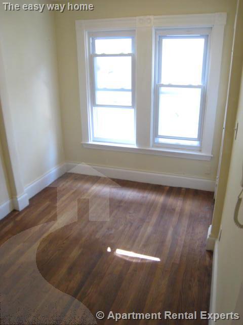 79 Walnut St, Prospect Hill