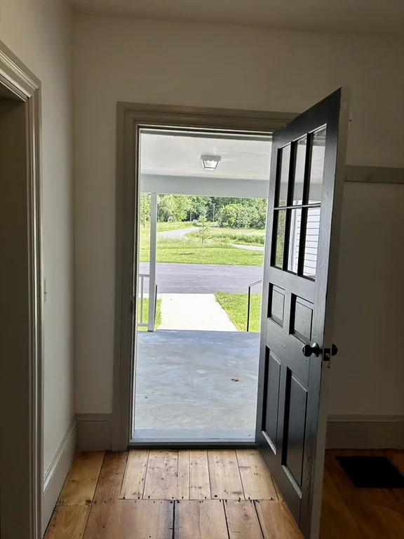 831 Lexington Rd, Concord