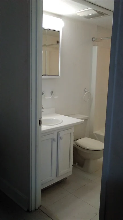 48 Forest St, Medford