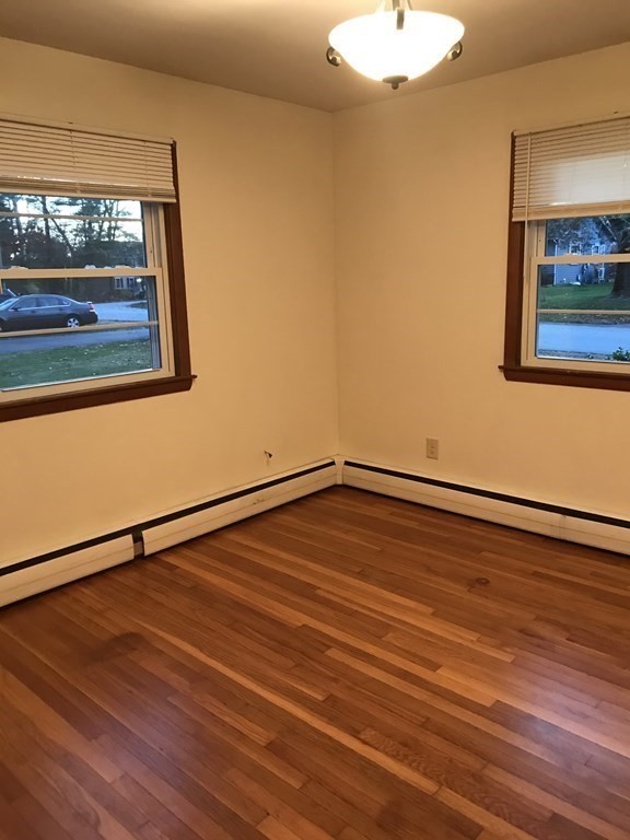 8 Tower Ter, Wareham