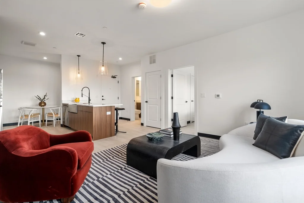 600 Broadway, Everett