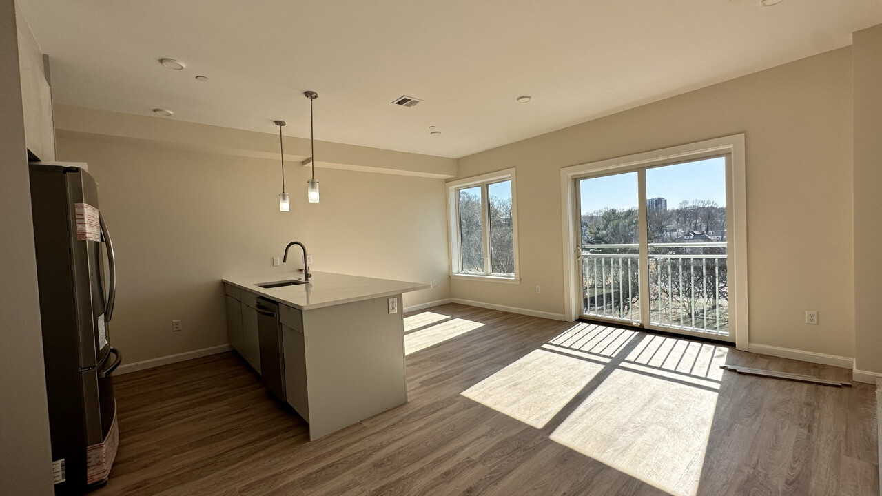 458 Washington St, Brighton