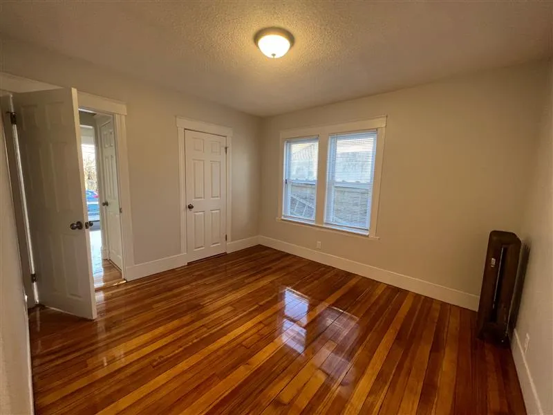 10 Cady Ave, Tufts