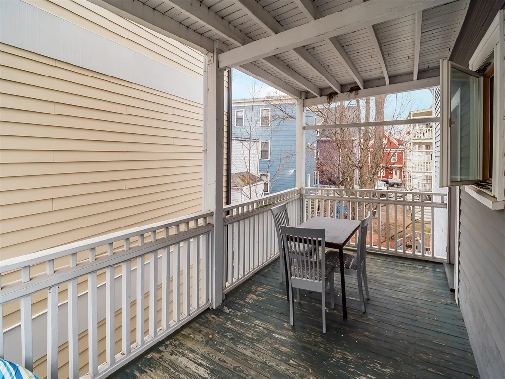 318 Beacon St, Ward Two