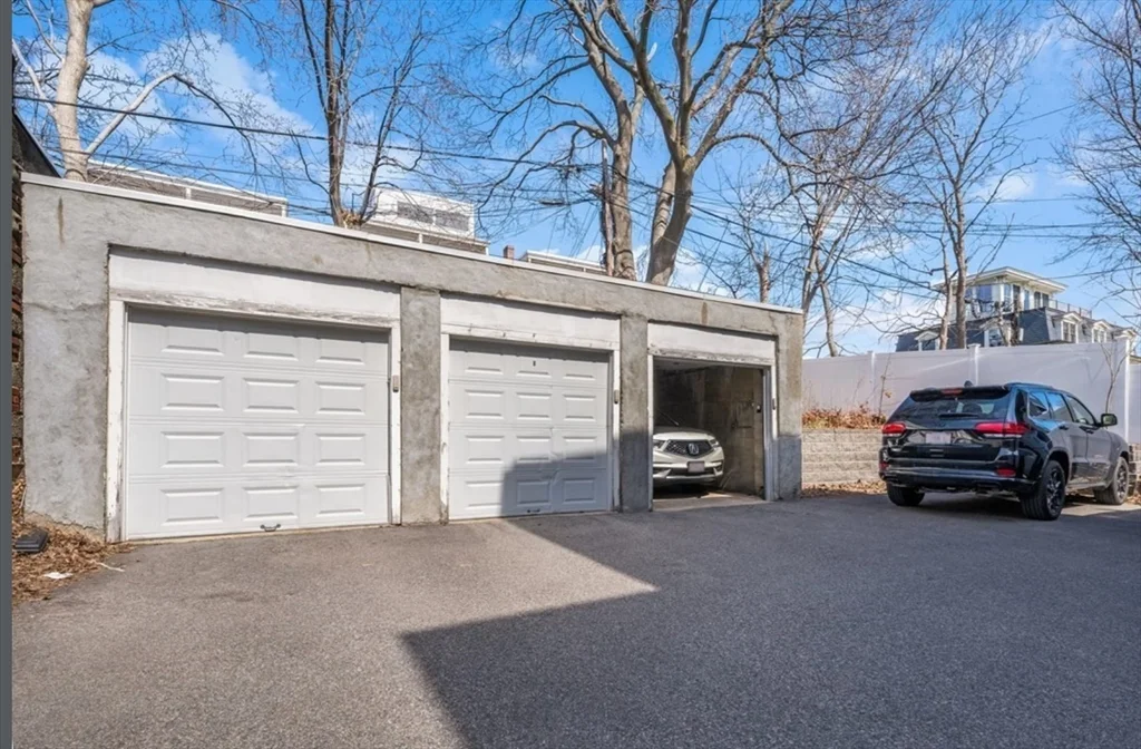 866 E 5th St, South Boston