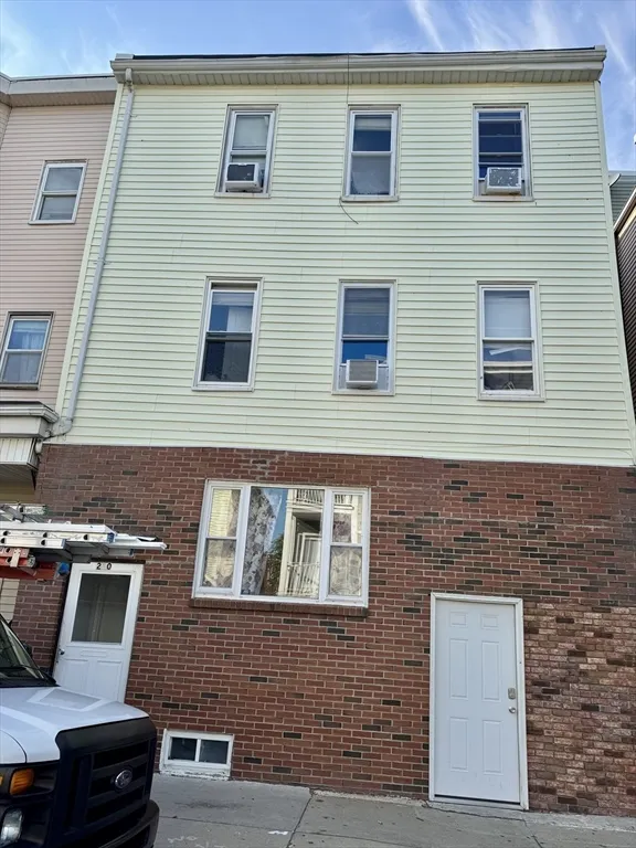 230 Havre St, East Boston