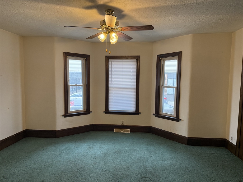 195 Millbury St, Worcester