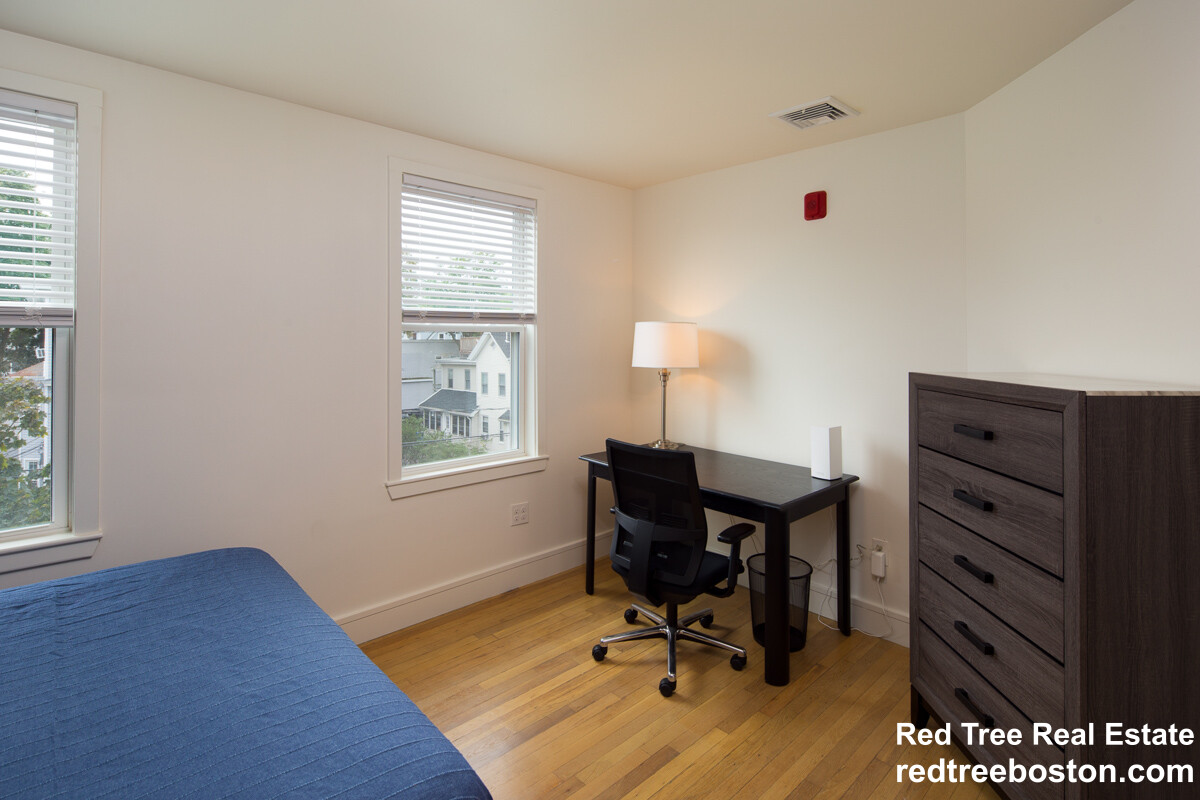 92 Brown St, South Side