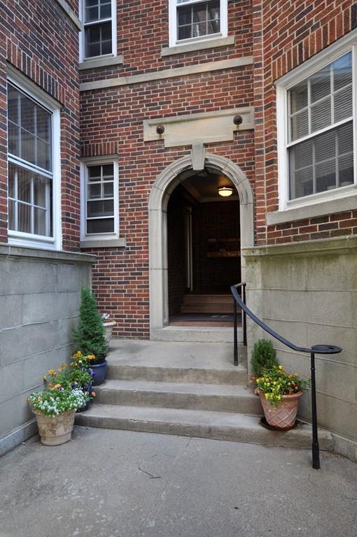 77 Martin St, Neighborhood Nine