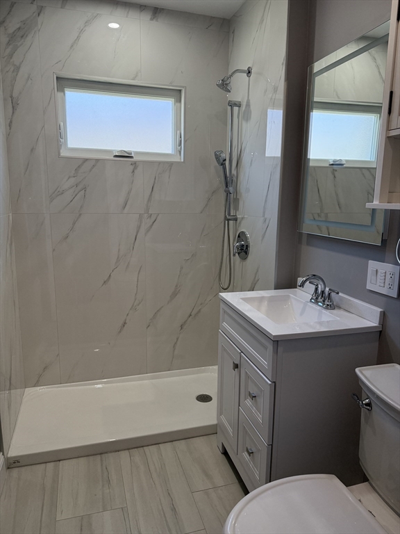 57 W Milton, Hyde Park