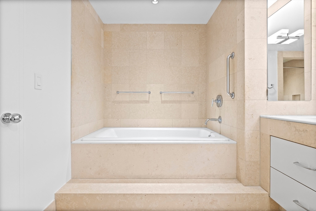 500 Atlantic Ave, Waterfront